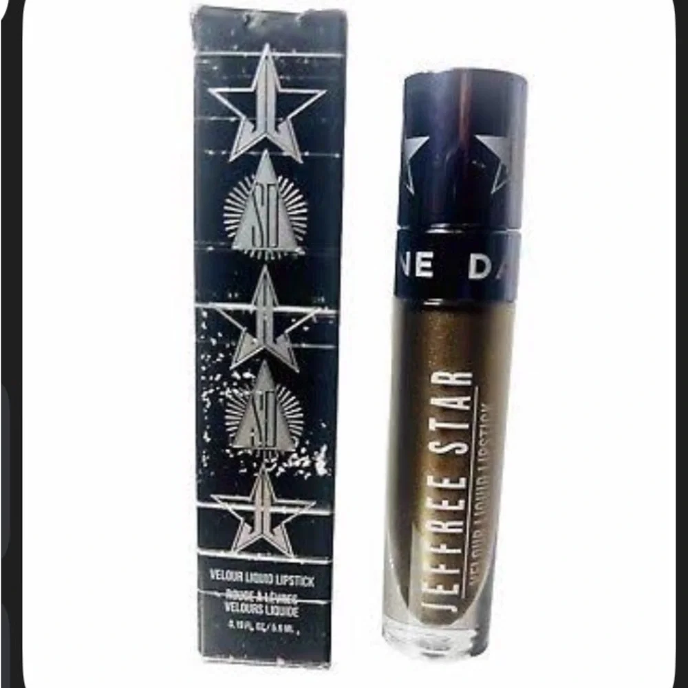 JEFFREE Star SHANE liquid matte Lipstick in Metallic Gold